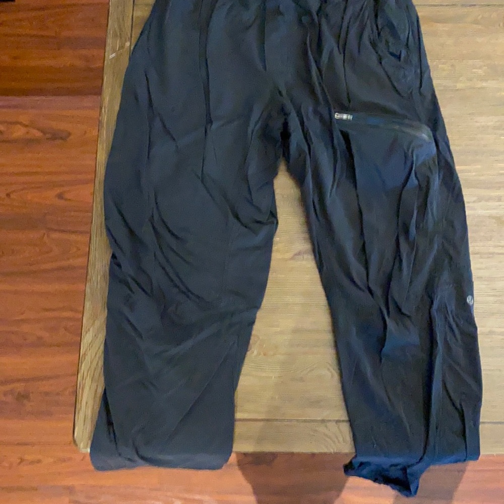 Lululemon black joggers…